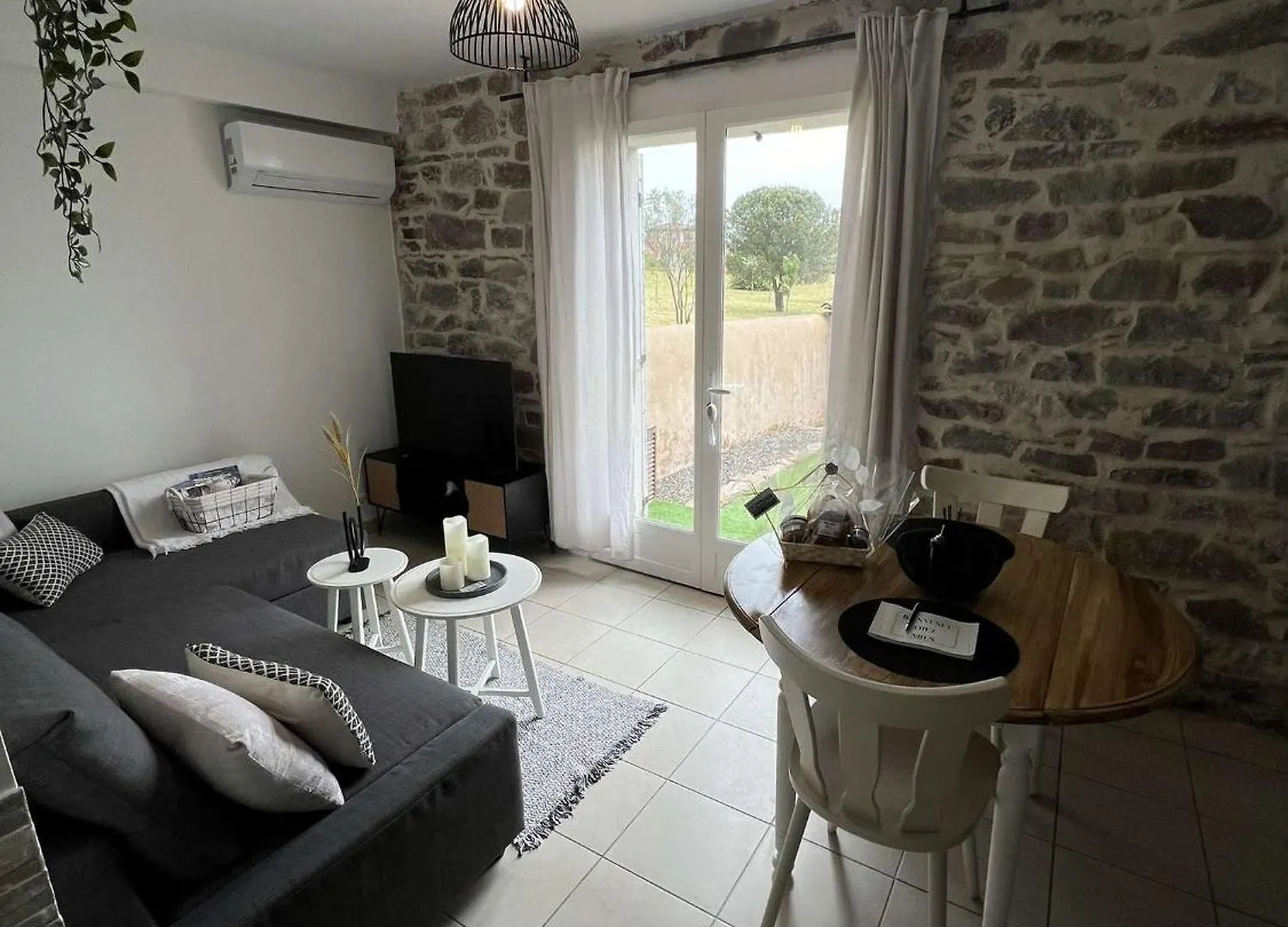Appartement La Bastide Saint Pierre T2 - Jardin à Roquebrune-sur Argens 0*,  France