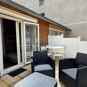 Place De La Mairie. Joli T2 4p - Terrasse Et Vue. Appartement Cauterets
